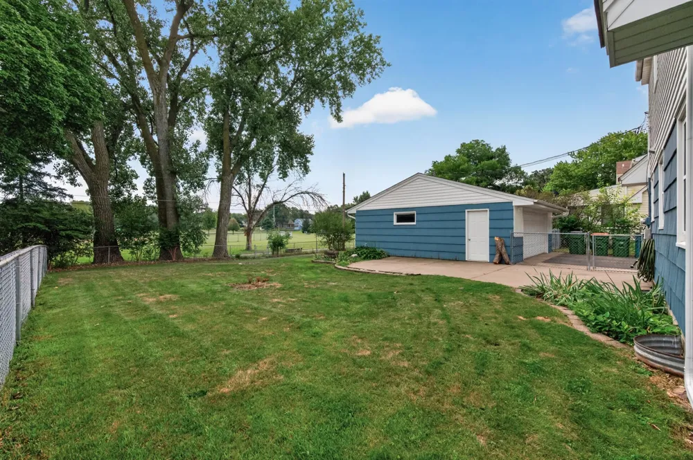 10957 Magnolia Street NW Coon Rapids, MN 55448