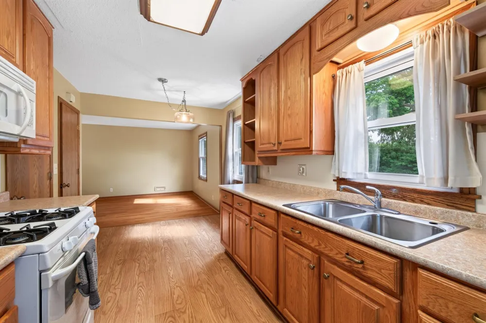 10957 Magnolia Street NW Coon Rapids, MN 55448