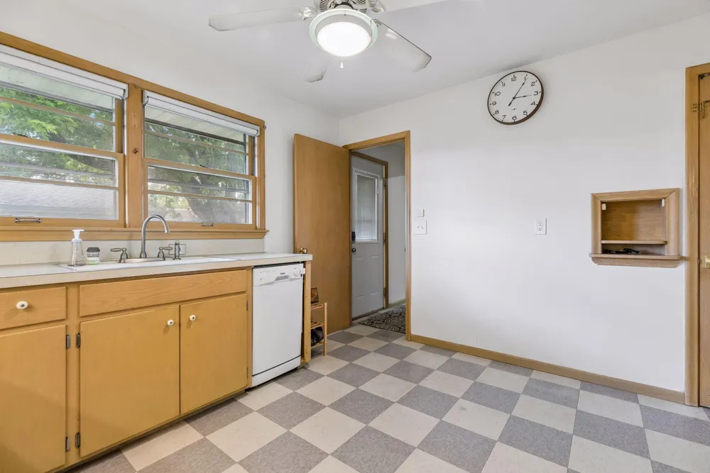 6032 Logan Avenue S Minneapolis, MN 55419