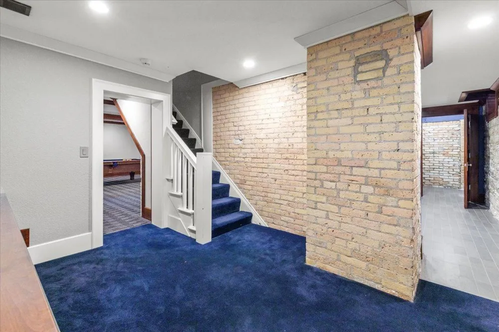 1724 Summit Avenue #R Minneapolis, MN 55403