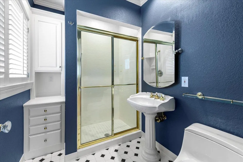 1724 Summit Avenue #R Minneapolis, MN 55403