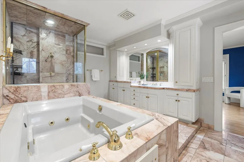 1724 Summit Avenue #R Minneapolis, MN 55403
