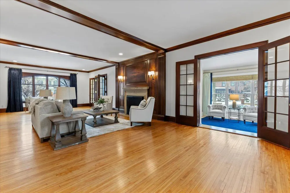 1724 Summit Avenue #R Minneapolis, MN 55403