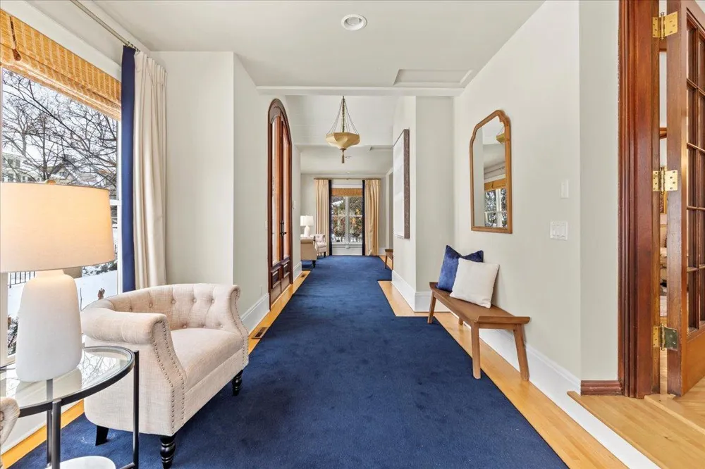 1724 Summit Avenue #R Minneapolis, MN 55403