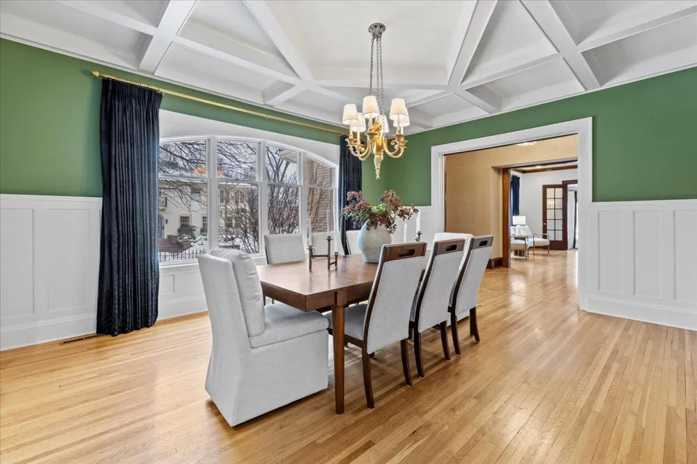 1724 Summit Avenue #R Minneapolis, MN 55403