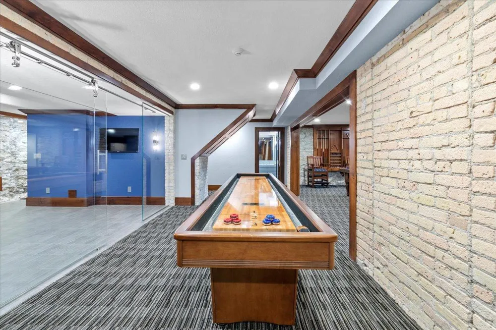 1724 Summit Avenue #R Minneapolis, MN 55403