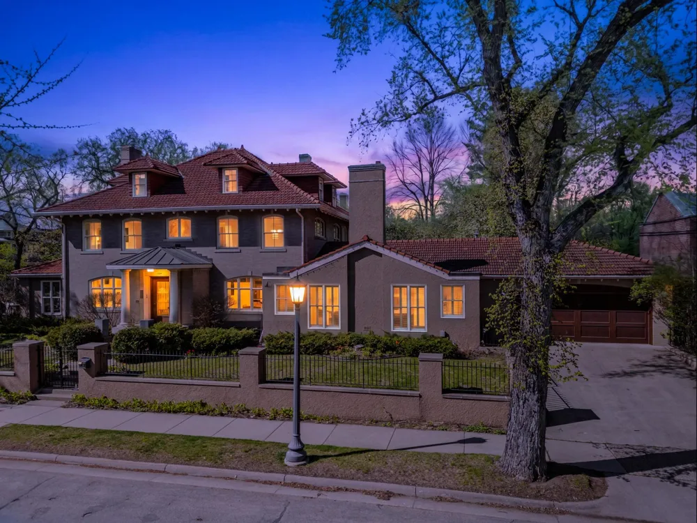 1724 Summit Avenue #R Minneapolis, MN 55403