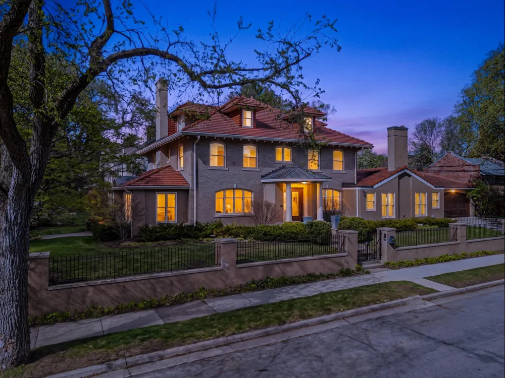 1724 Summit Avenue #R Minneapolis, MN 55403