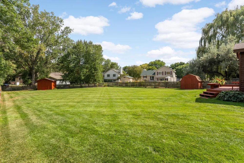 9622 Polaris Lane Maple Grove, MN 55369