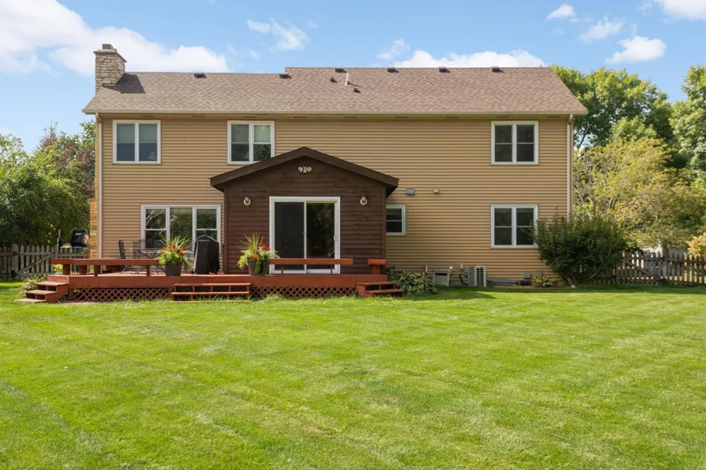 9622 Polaris Lane Maple Grove, MN 55369