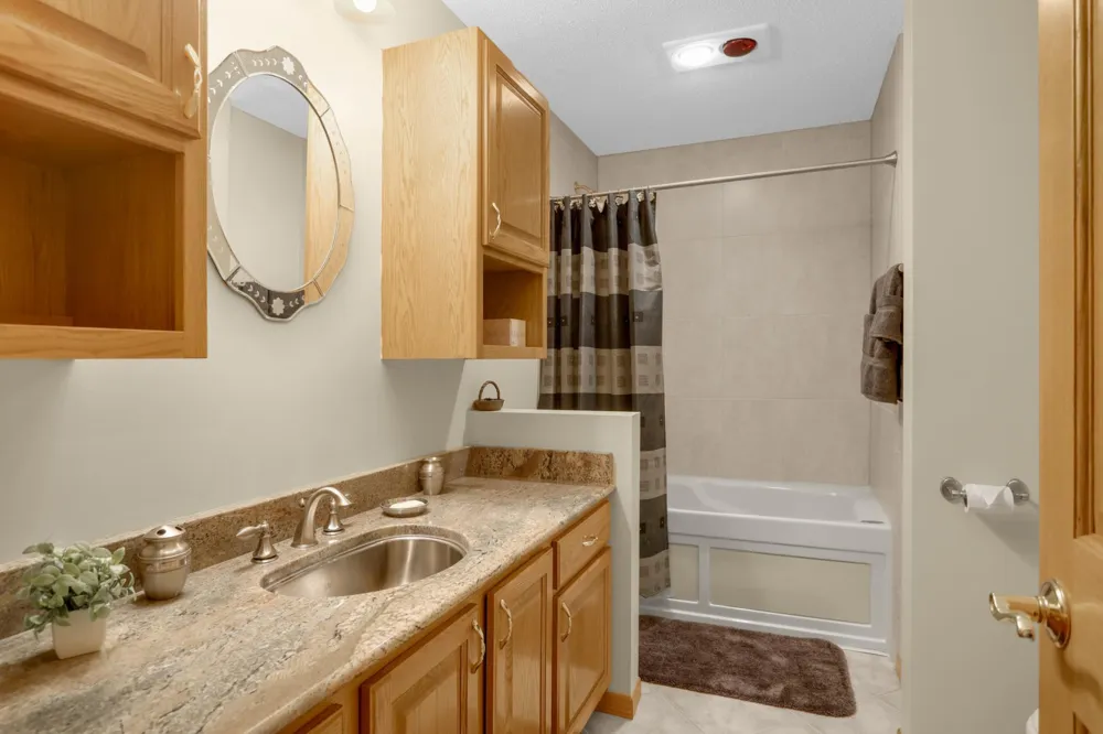 9622 Polaris Lane Maple Grove, MN 55369