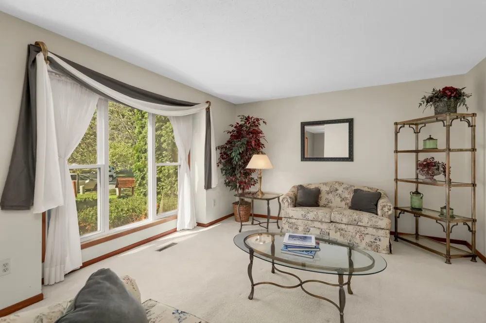 9622 Polaris Lane Maple Grove, MN 55369