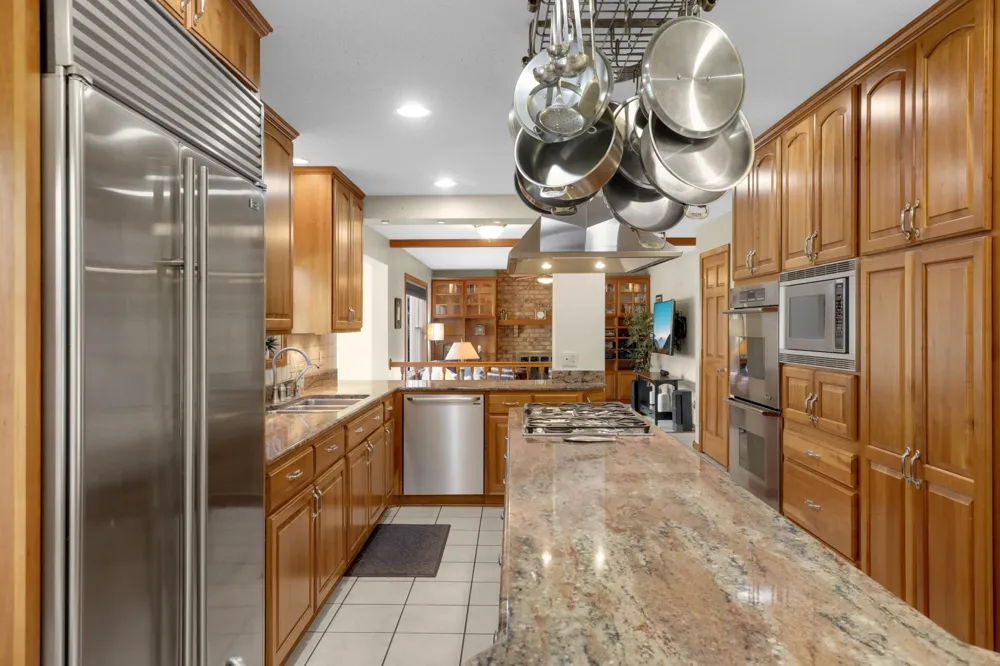 9622 Polaris Lane Maple Grove, MN 55369