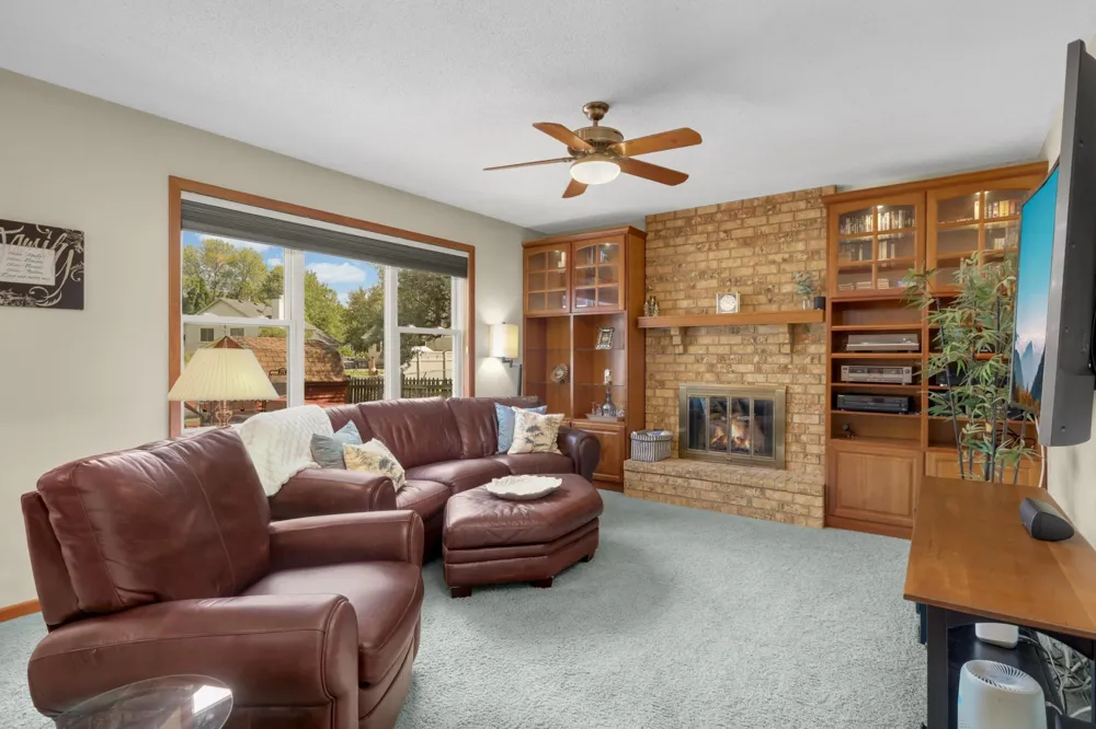 9622 Polaris Lane Maple Grove, MN 55369