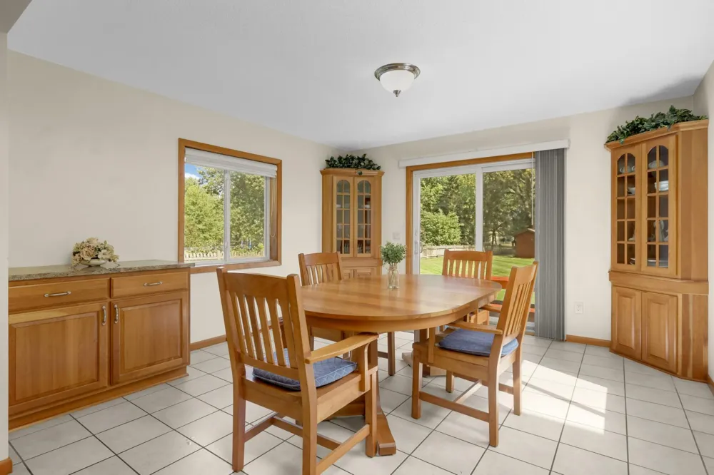 9622 Polaris Lane Maple Grove, MN 55369
