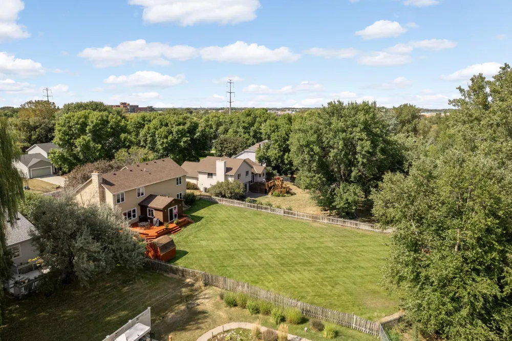 9622 Polaris Lane Maple Grove, MN 55369