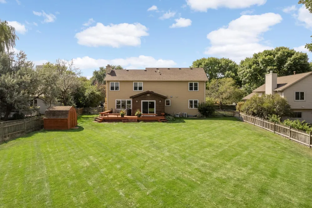 9622 Polaris Lane Maple Grove, MN 55369