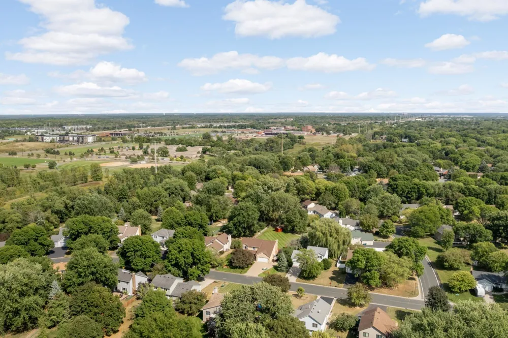 9622 Polaris Lane Maple Grove, MN 55369