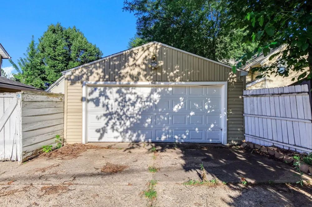 941 Cypress Street Saint Paul, MN 55106