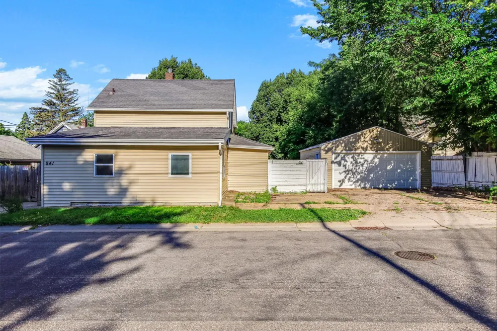 941 Cypress Street Saint Paul, MN 55106