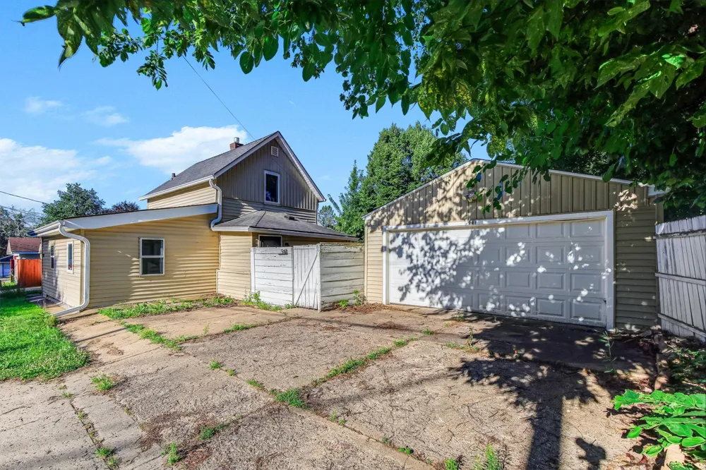 941 Cypress Street Saint Paul, MN 55106