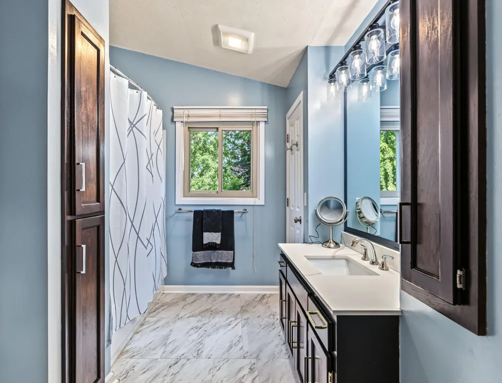 16781 Jonquil Trail Lakeville, MN 55044
