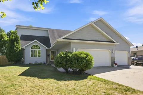 1975 29th Street Circle S