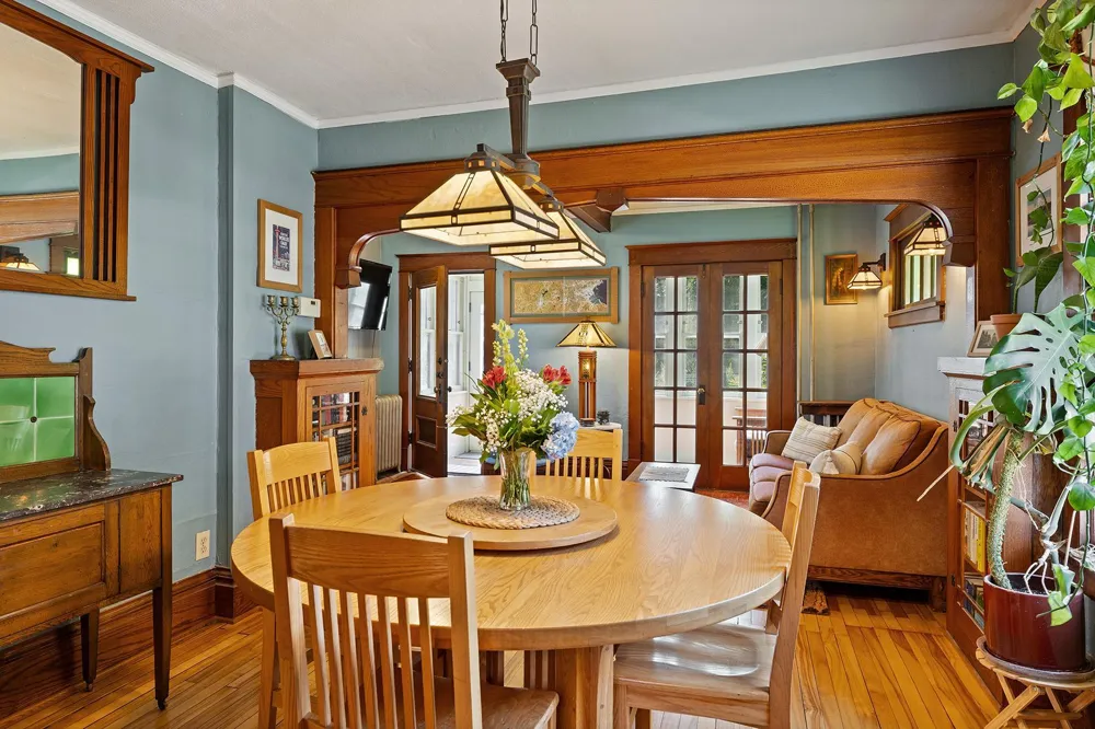 1555 Almond Avenue Saint Paul, MN 55108