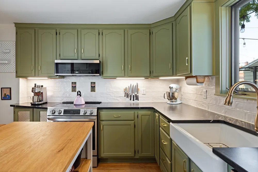1555 Almond Avenue Saint Paul, MN 55108