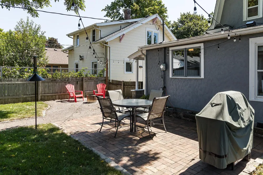 1555 Almond Avenue Saint Paul, MN 55108