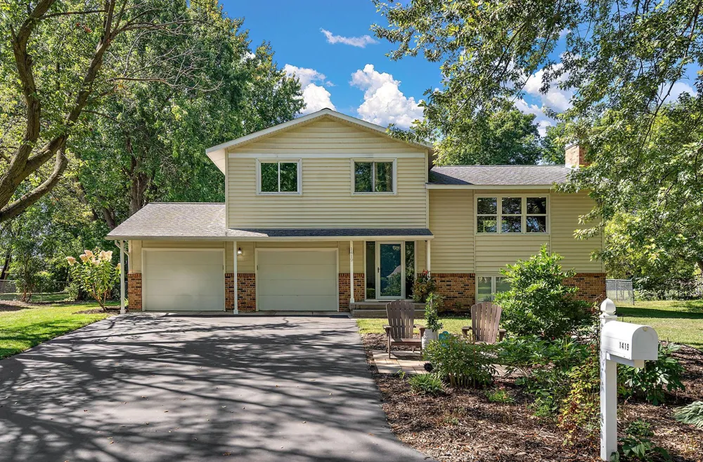 1419 Three Oaks Avenue Maple Plain, MN 55359