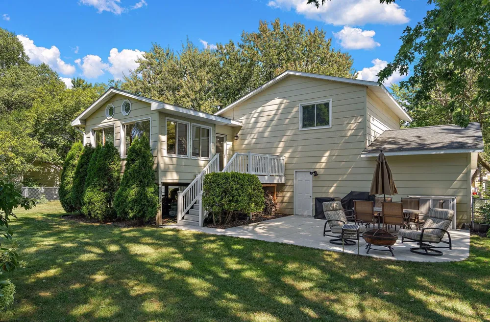 1419 Three Oaks Avenue Maple Plain, MN 55359