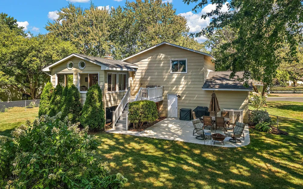 1419 Three Oaks Avenue Maple Plain, MN 55359