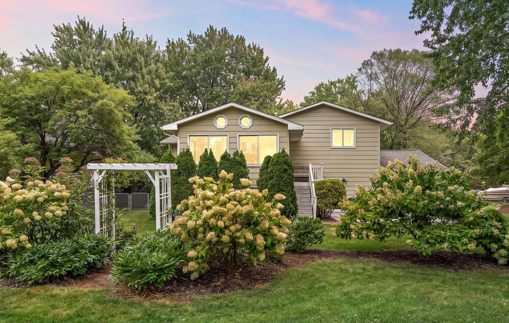 1419 Three Oaks Avenue Maple Plain, MN 55359