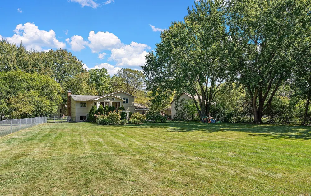 1419 Three Oaks Avenue Maple Plain, MN 55359