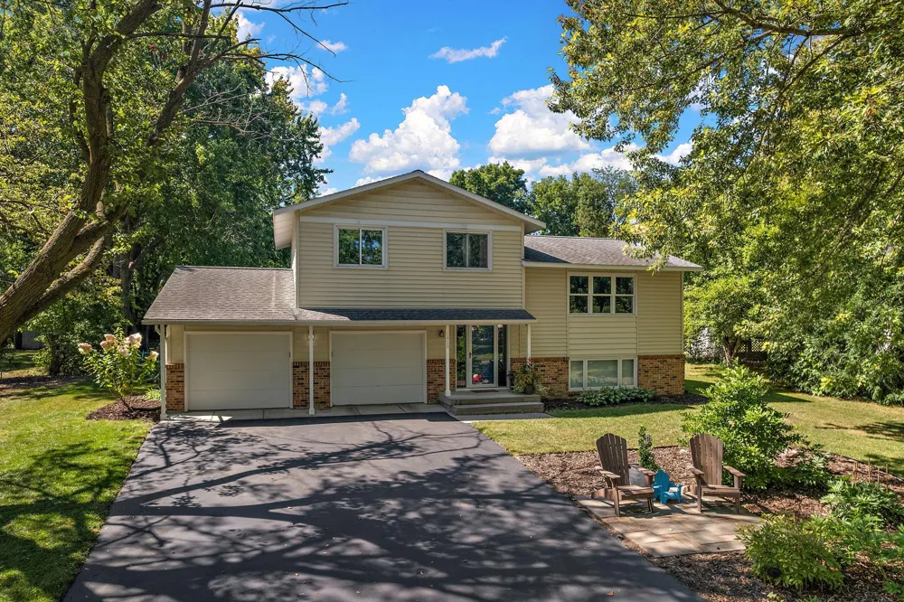 1419 Three Oaks Avenue Maple Plain, MN 55359