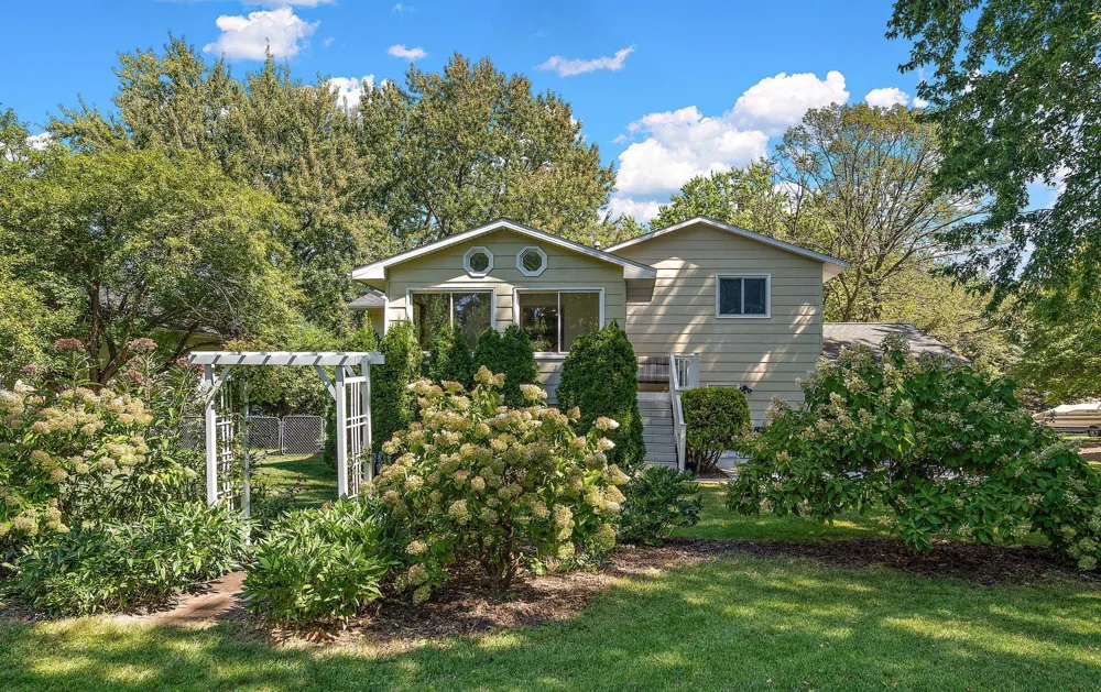 1419 Three Oaks Avenue Maple Plain, MN 55359