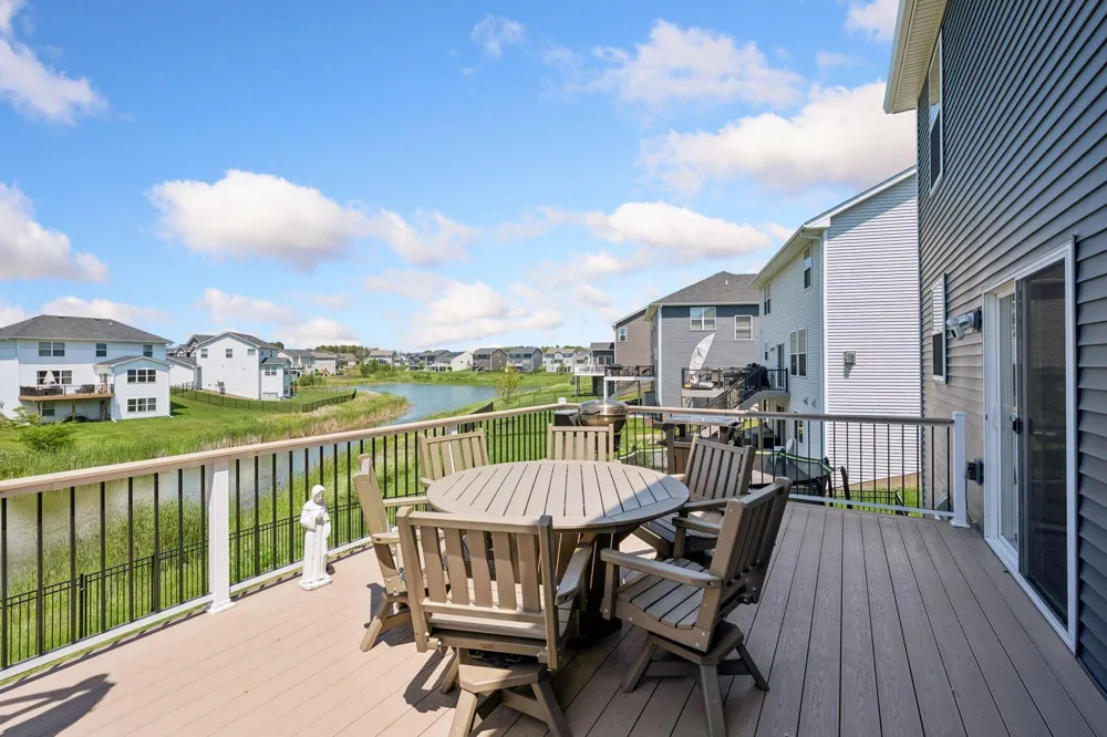 19302 Meadow View Lane Maple Grove, MN 55311