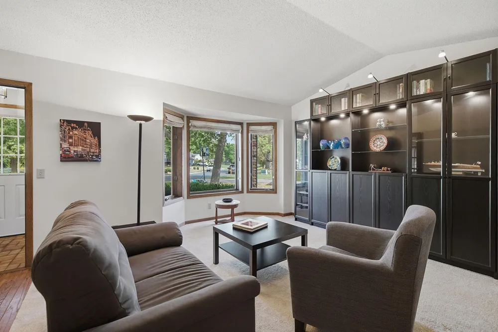 948 Waterford Drive W Eagan, MN 55123