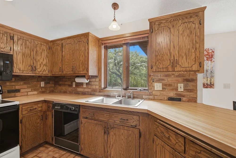 948 Waterford Drive W Eagan, MN 55123