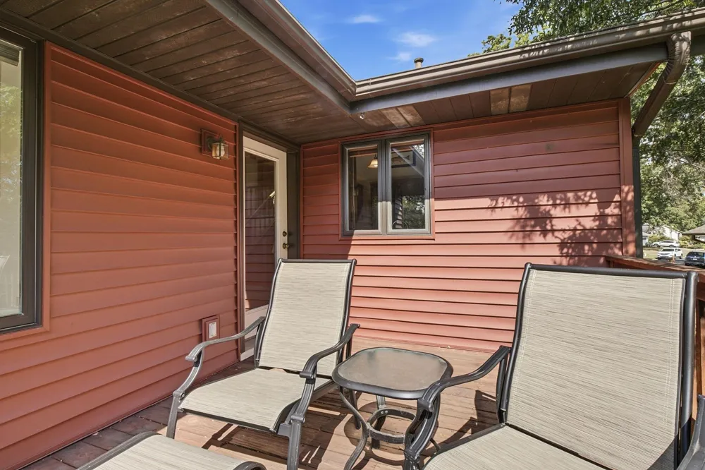 948 Waterford Drive W Eagan, MN 55123