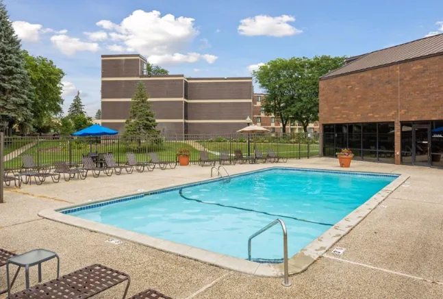 7200 York Avenue S #116 Edina, MN 55435