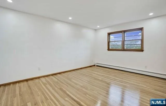 6 Miller Avenue 1 Elmwood Park, NJ 07407