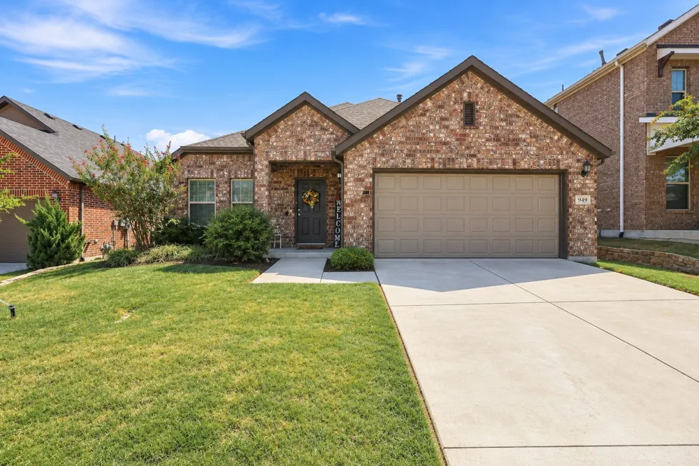 949 Slate Lane Celina, TX 75009