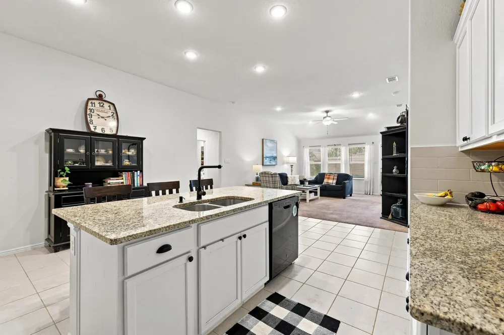 949 Slate Lane Celina, TX 75009