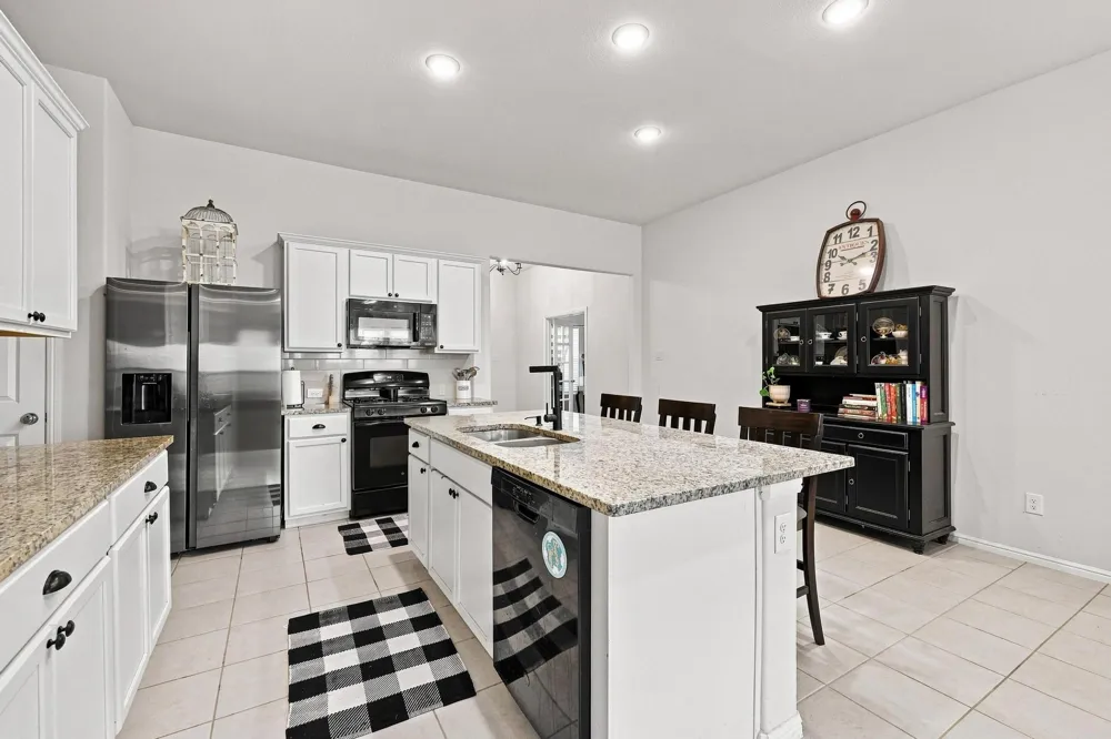 949 Slate Lane Celina, TX 75009