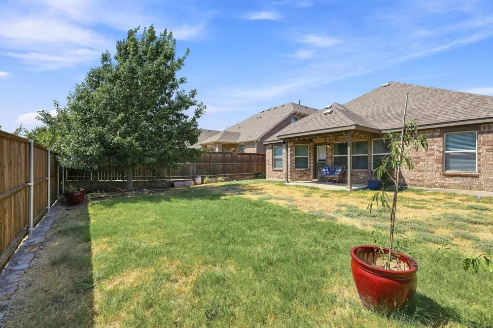 949 Slate Lane Celina, TX 75009