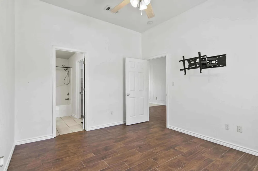 5775 Shadowbend Circle S Lumberton, TX 77657