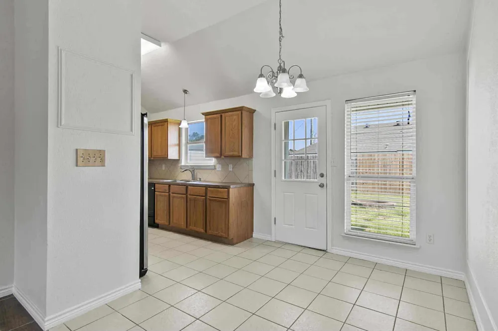 5775 Shadowbend Circle S Lumberton, TX 77657