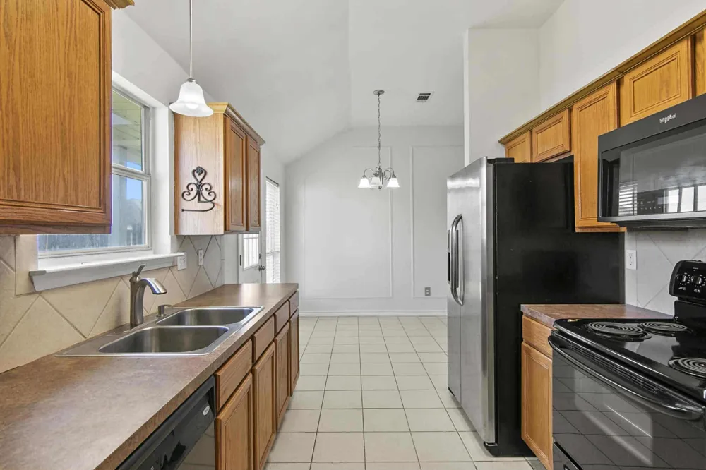 5775 Shadowbend Circle S Lumberton, TX 77657